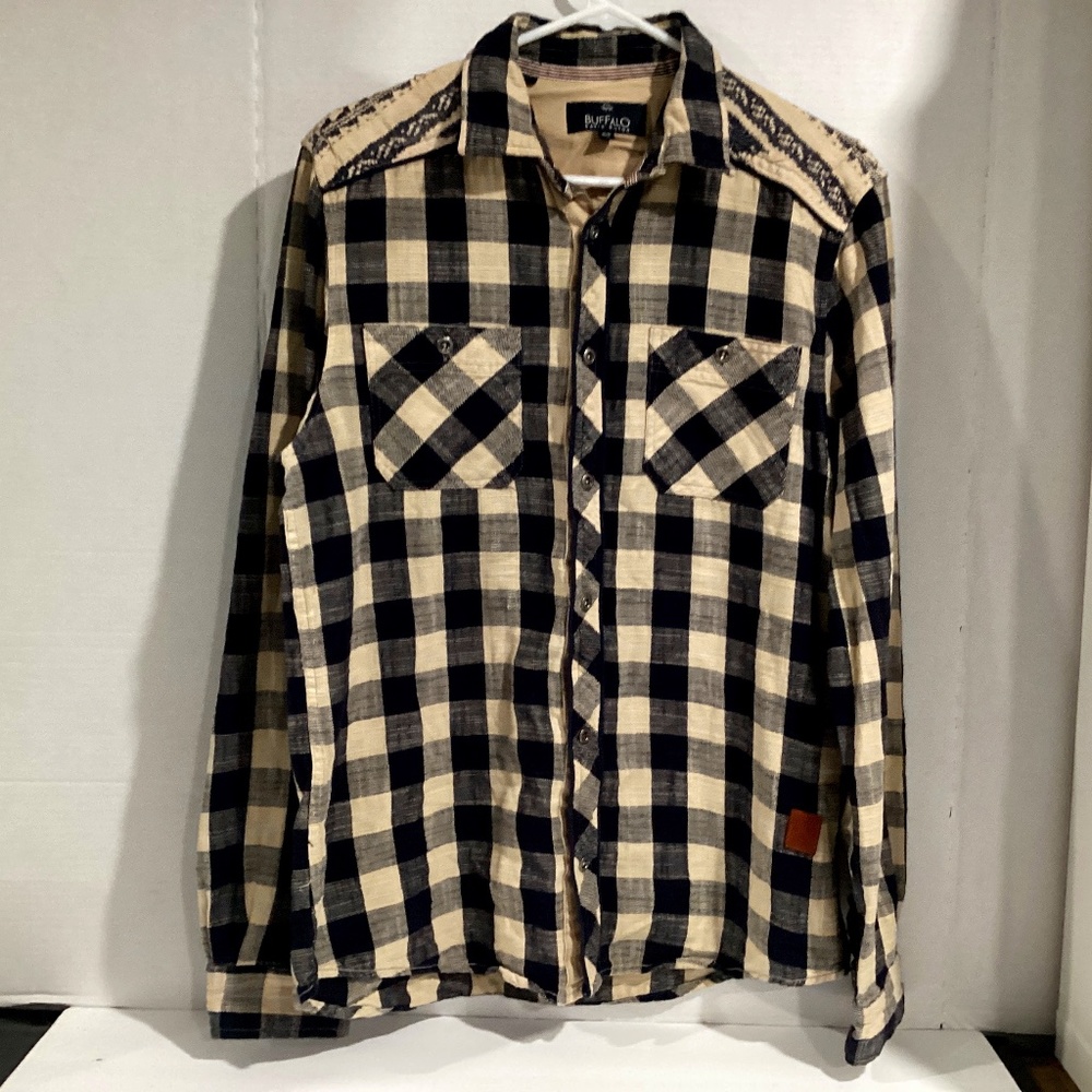 Buffalo David Bitton  plaid western long sleeves shirt. Size M